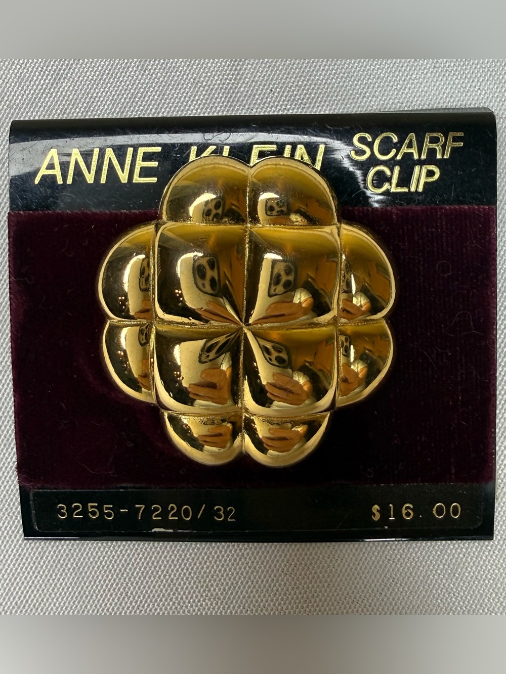 Beautiful Vintage Scarf Clip